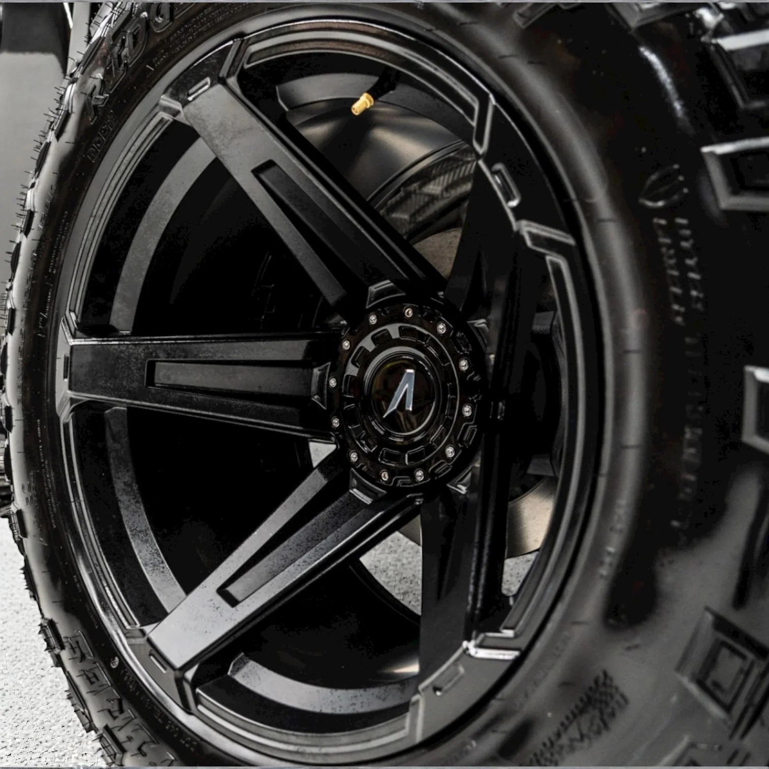 Ford Bronco Apocalypse 5 Spoke Wheel 6 Lug (Bronze) - Image 15